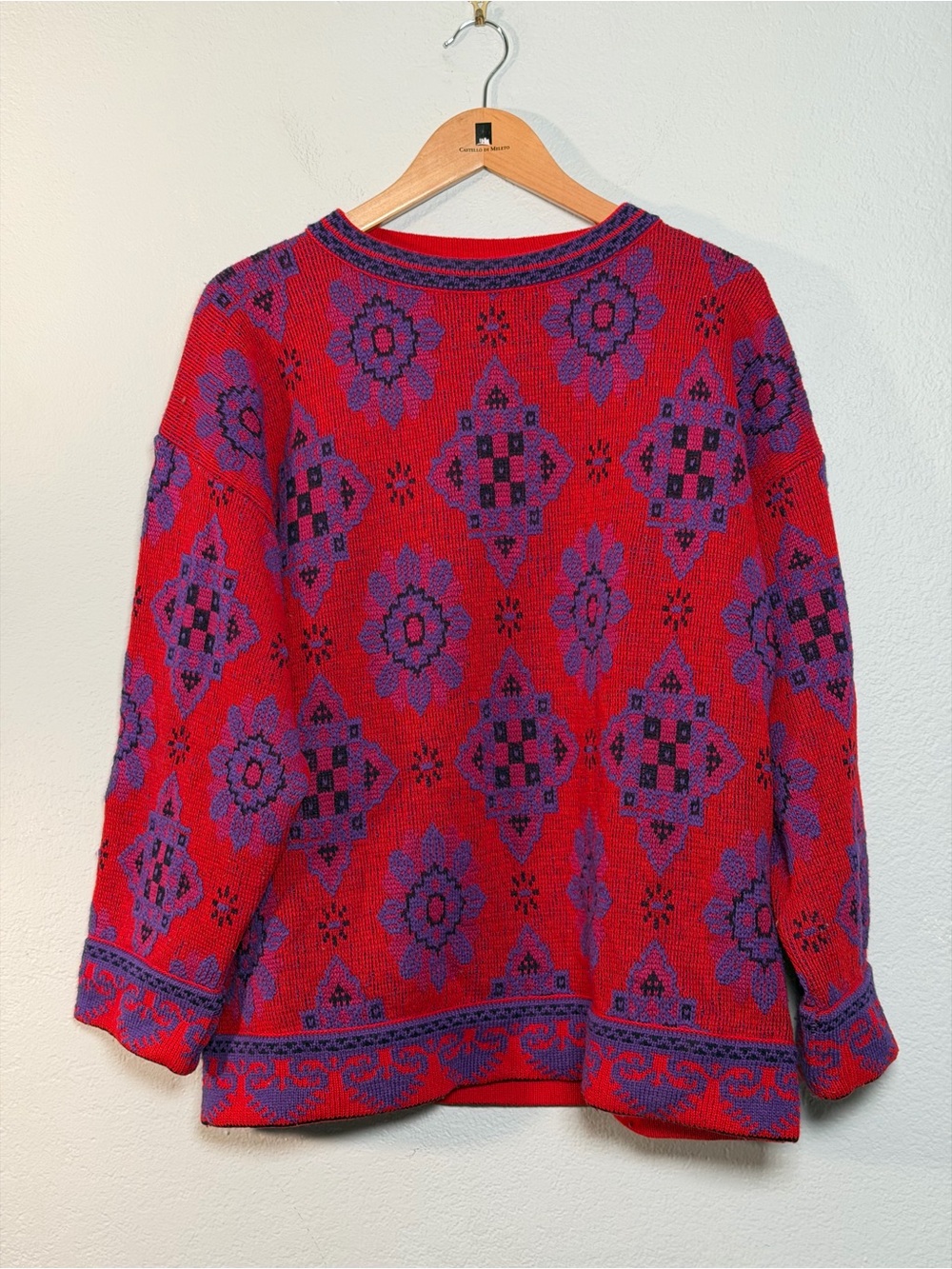 Red and Purple Patterned Women's heavyweight floral geometric Sweater size large